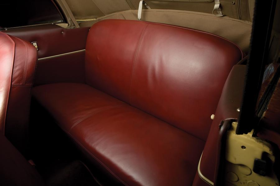  Ford Super DeLuxe Sportsman Convertible 1948 года  (фото 5 из 10)